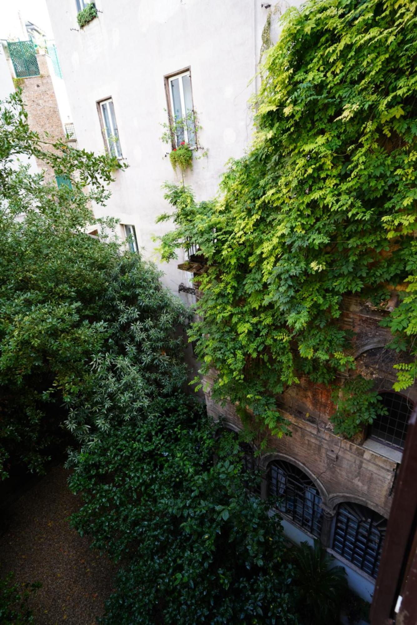 Rome Center, Luxury & History In Via Monserrato Bagian luar foto